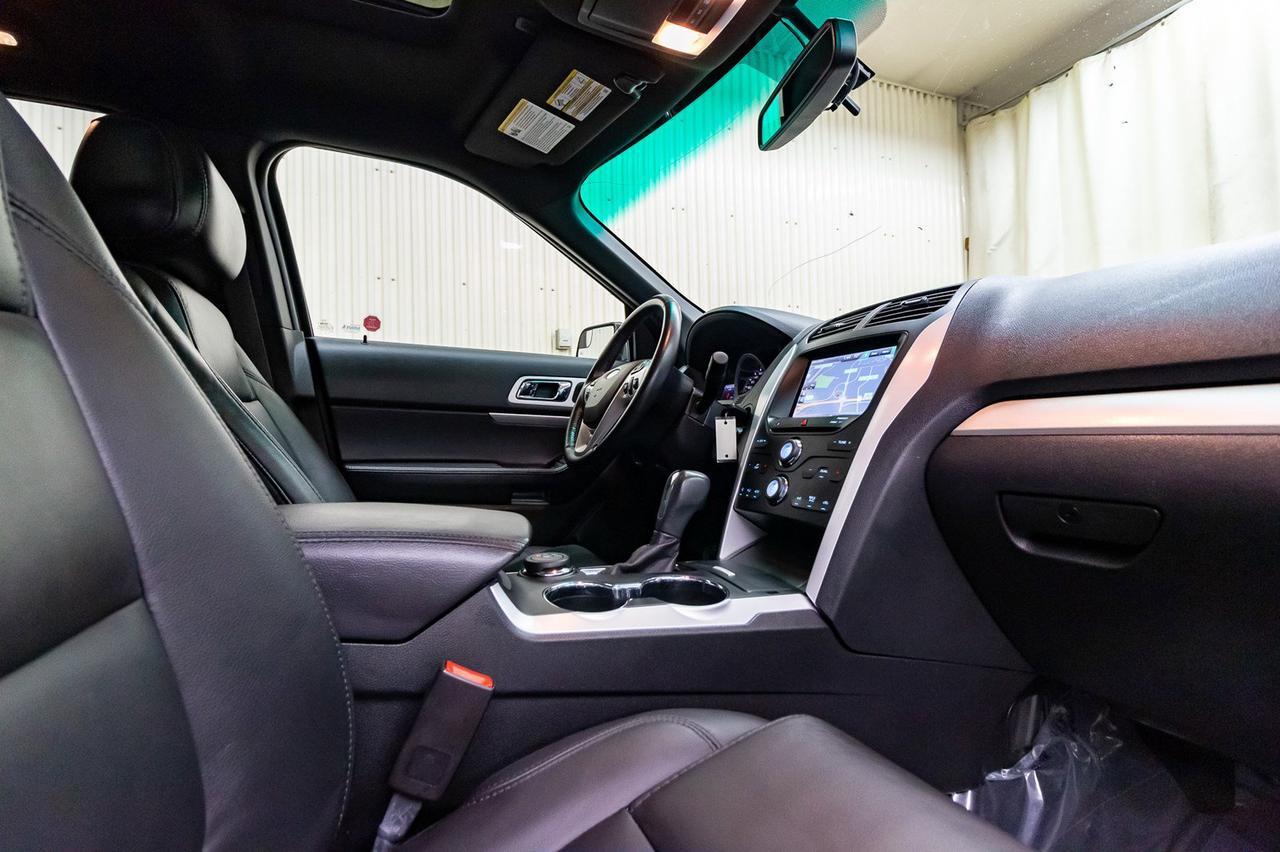 2015 Ford Explorer AWD XLT Leather Roof Nav Red Deer AB