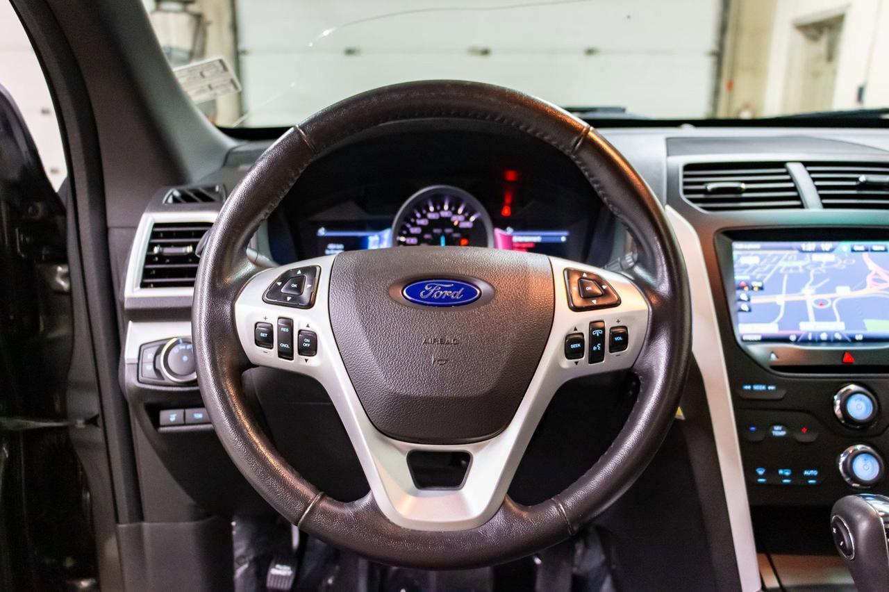 2015 Ford Explorer AWD XLT Leather Roof Nav Red Deer AB