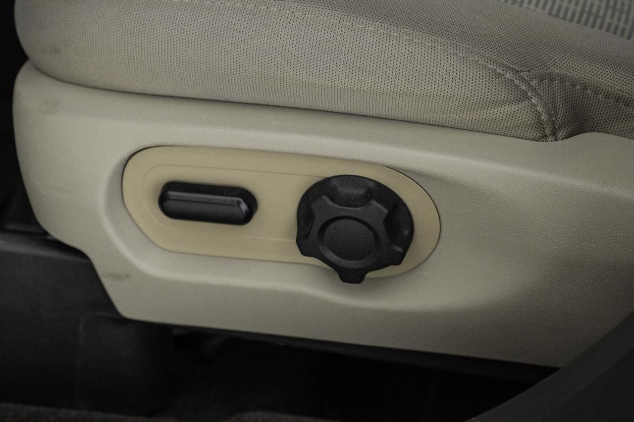 2015 Ford Explorer XLT REAR CAMERA REAR PARKING SENSORS THIRD SEAT BLUETOOTH POWER Carrollton TX