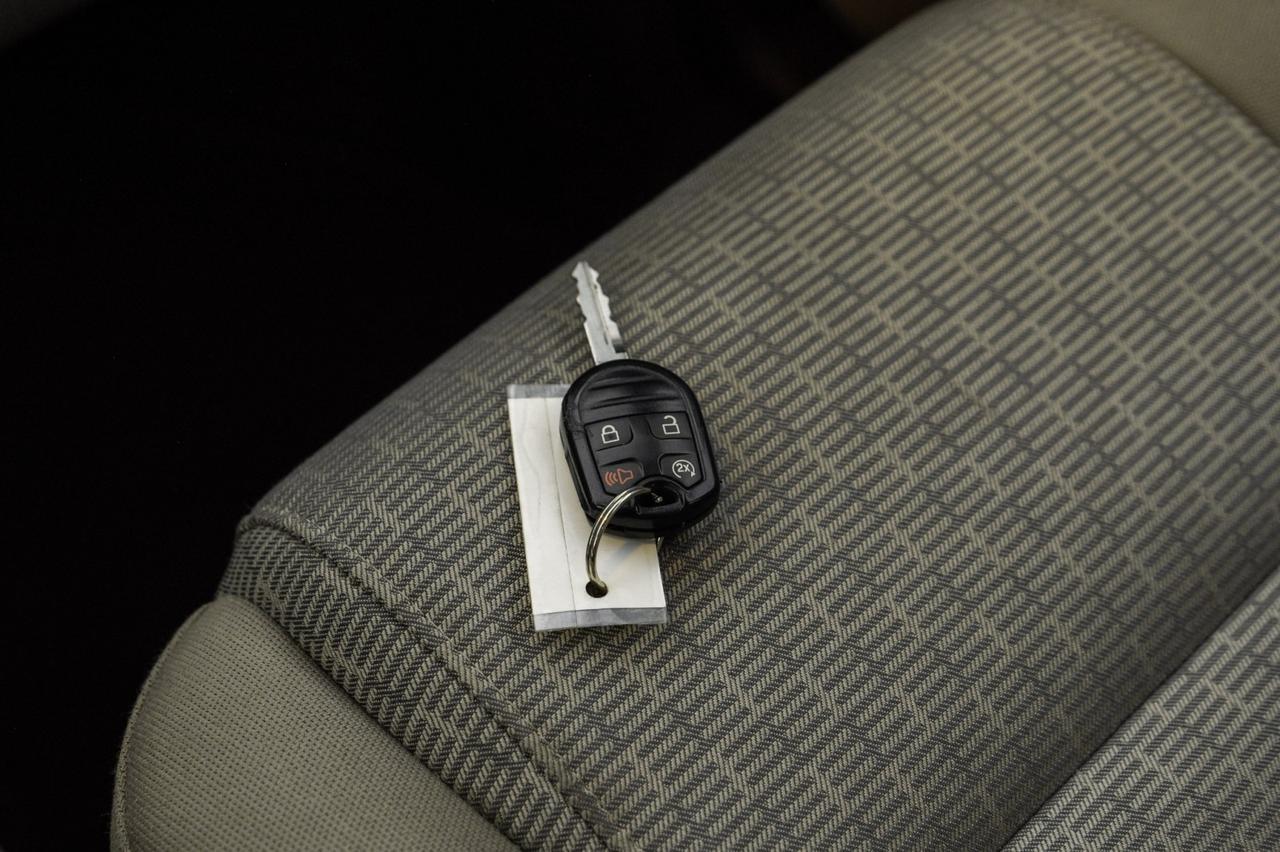 2015 Ford Explorer XLT REAR CAMERA REAR PARKING SENSORS THIRD SEAT BLUETOOTH POWER Carrollton TX