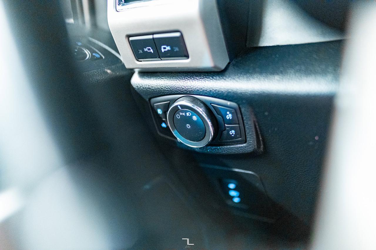 2015 Ford F-150 4x4 Super Crew Lariat FX4 Leather Roof BCam Red Deer AB