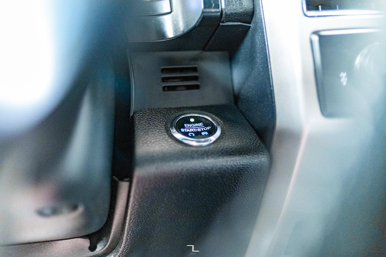 2015 Ford F-150 4x4 Super Crew Lariat FX4 Leather Roof BCam Red Deer AB