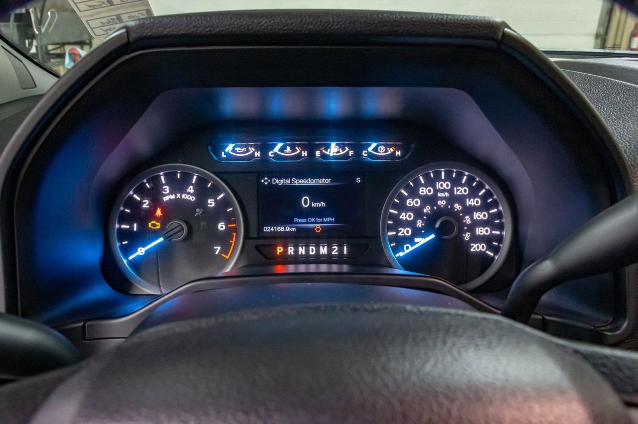 2015 Ford F-150 4x4 Super Crew XLT Longbox BCam Red Deer AB