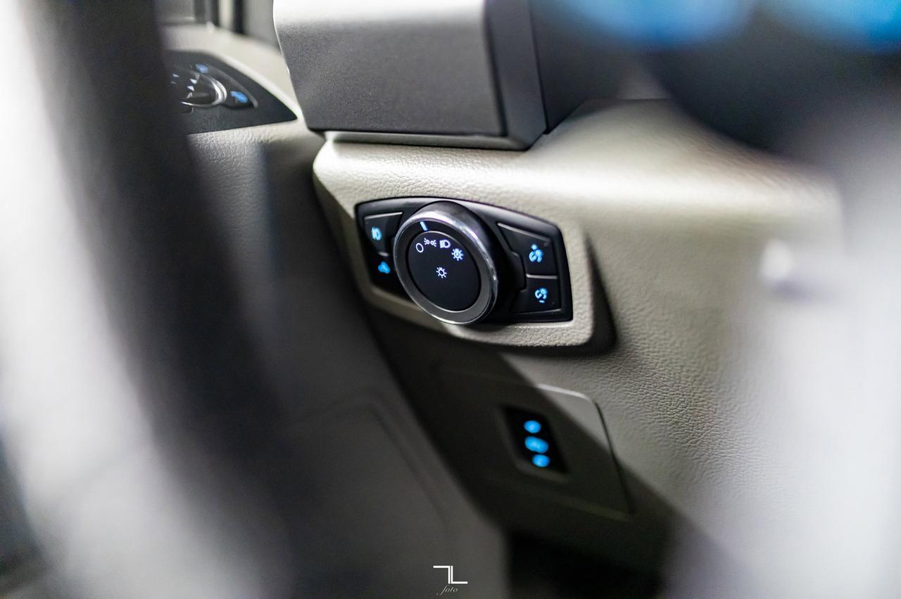 2015 Ford F-150 4x4 Super Crew XLT XTR BCam Red Deer AB