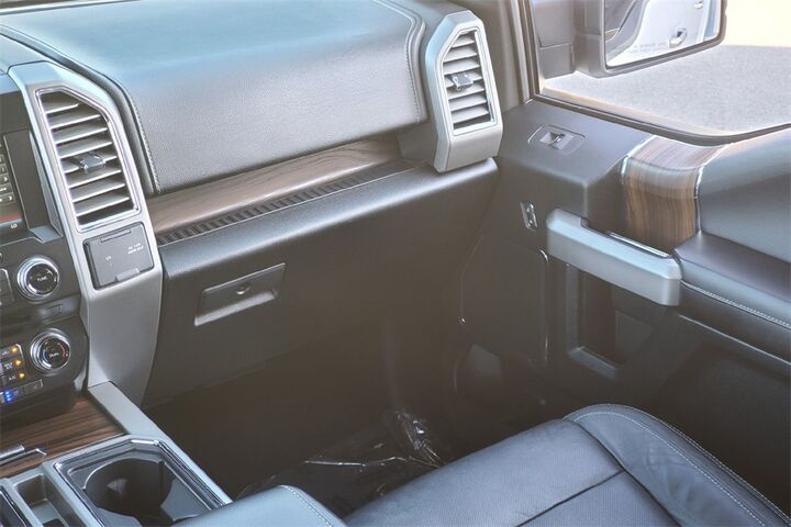 2015 Ford F-150 Lariat  TX