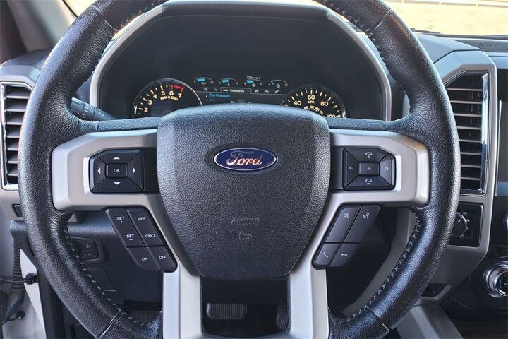 2015 Ford F-150 Lariat  TX