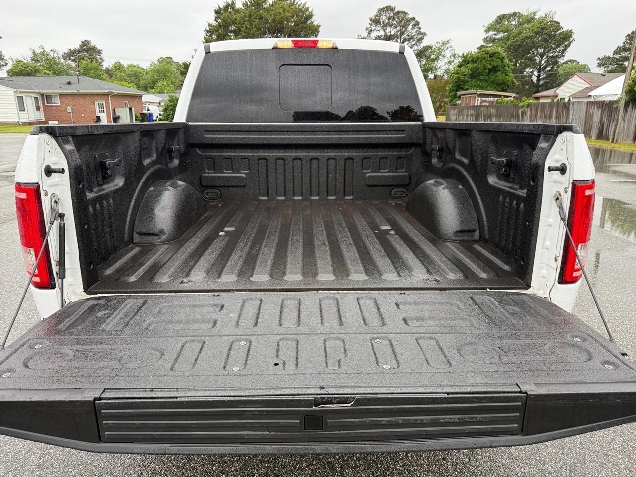 2015 Ford F-150 Lariat, HEATED/VENTILATED SEATS, BLUETOOTH, BED LINER, RUNNING BOARDS, TOW PACKAGE, POWER SLIDING REAR WINDOW, BACKUP CAMERA, POWER FOLDING MIRRORS, CLEAN CARFAX! Norfolk VA