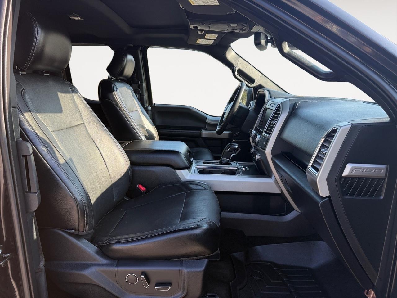 2015 Ford F-150 Lariat, TOW HOOKS, POWER SLIDING REAR WINDOW, HEATED AND VENTILATED FRONT SEATS, MEMORY SEAT, POWER FOLD MIRRORS, HEATED MIRRORS, BACKUP CAMERA, LOW MILES! Norfolk VA