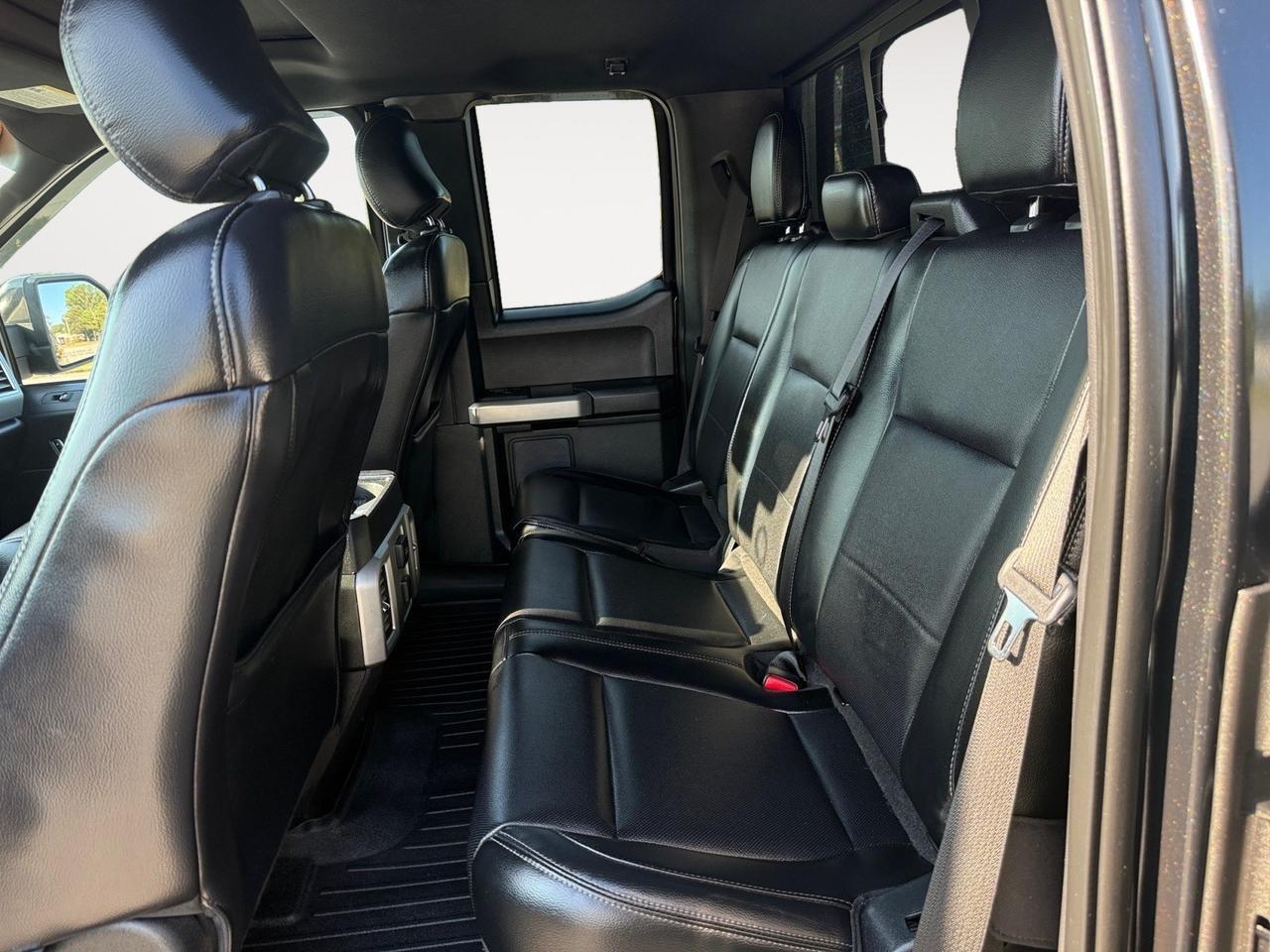 2015 Ford F-150 Lariat, TOW HOOKS, POWER SLIDING REAR WINDOW, HEATED AND VENTILATED FRONT SEATS, MEMORY SEAT, POWER FOLD MIRRORS, HEATED MIRRORS, BACKUP CAMERA, LOW MILES! Norfolk VA
