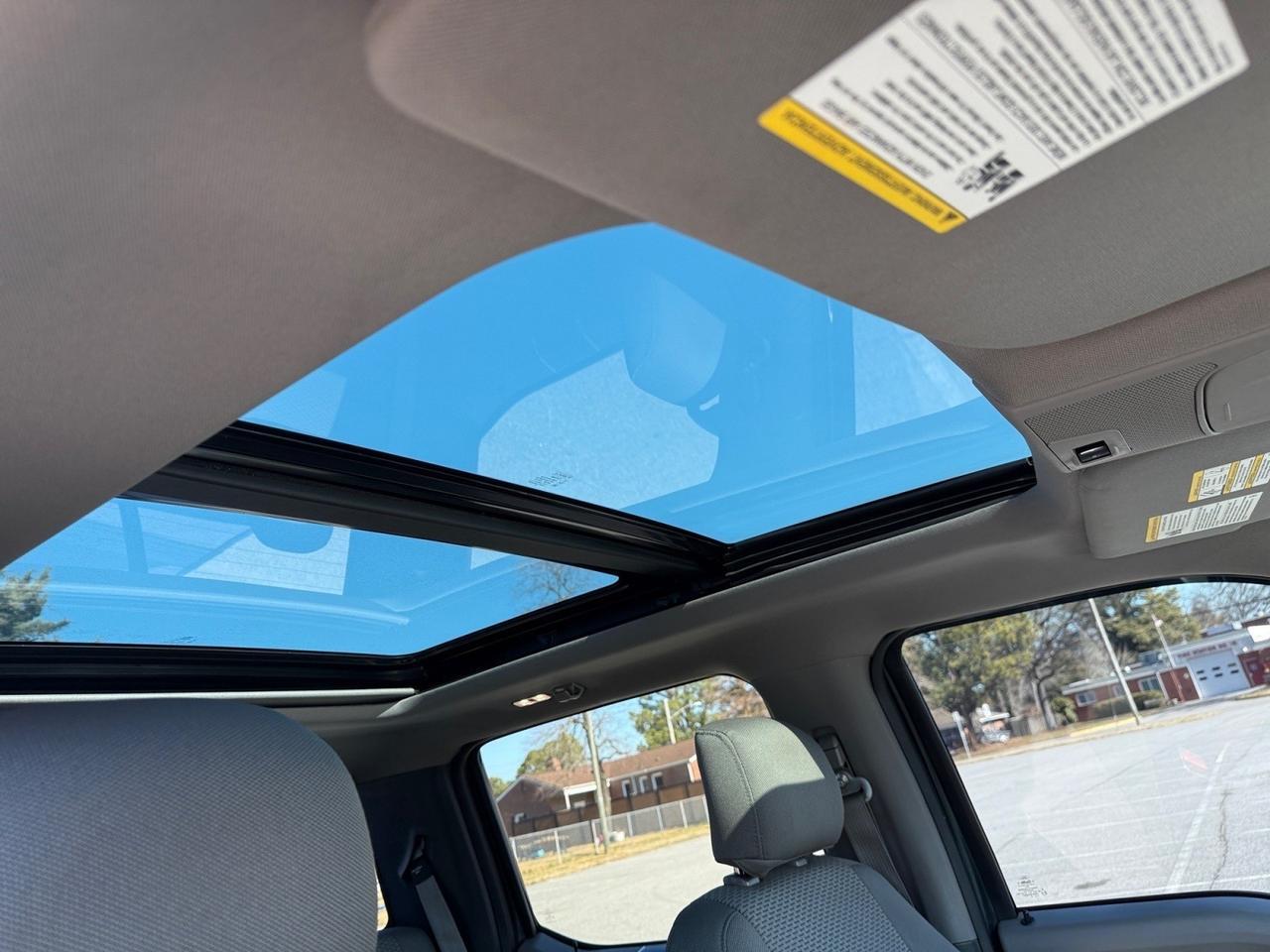 2015 Ford F-150 XLT, MOONROOF, HEATED SEATS, BACKUP CAMERA, POWER SLIDING REAR WINDOW, POWER MIRRORS, RUNNING BOARDS, BED LINER, TONNEAU COVER, TOW PACKAGE, KEYLESS ENTRY, ONLY 1 OWNER, CLEAN CARFAX!