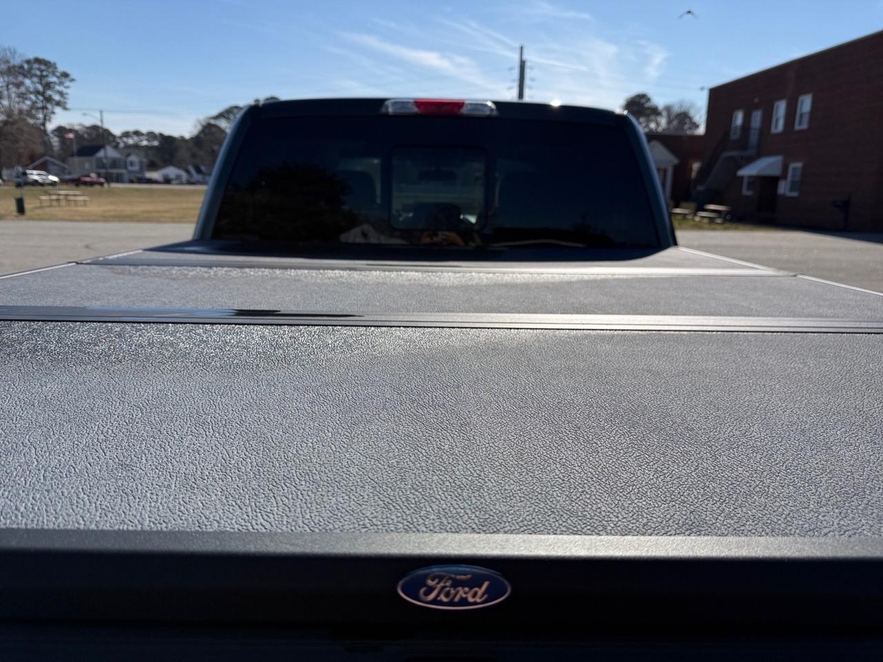 2015 Ford F-150 XLT, MOONROOF, HEATED SEATS, BACKUP CAMERA, POWER SLIDING REAR WINDOW, POWER MIRRORS, RUNNING BOARDS, BED LINER, TONNEAU COVER, TOW PACKAGE, KEYLESS ENTRY, ONLY 1 OWNER, CLEAN CARFAX! Norfolk VA