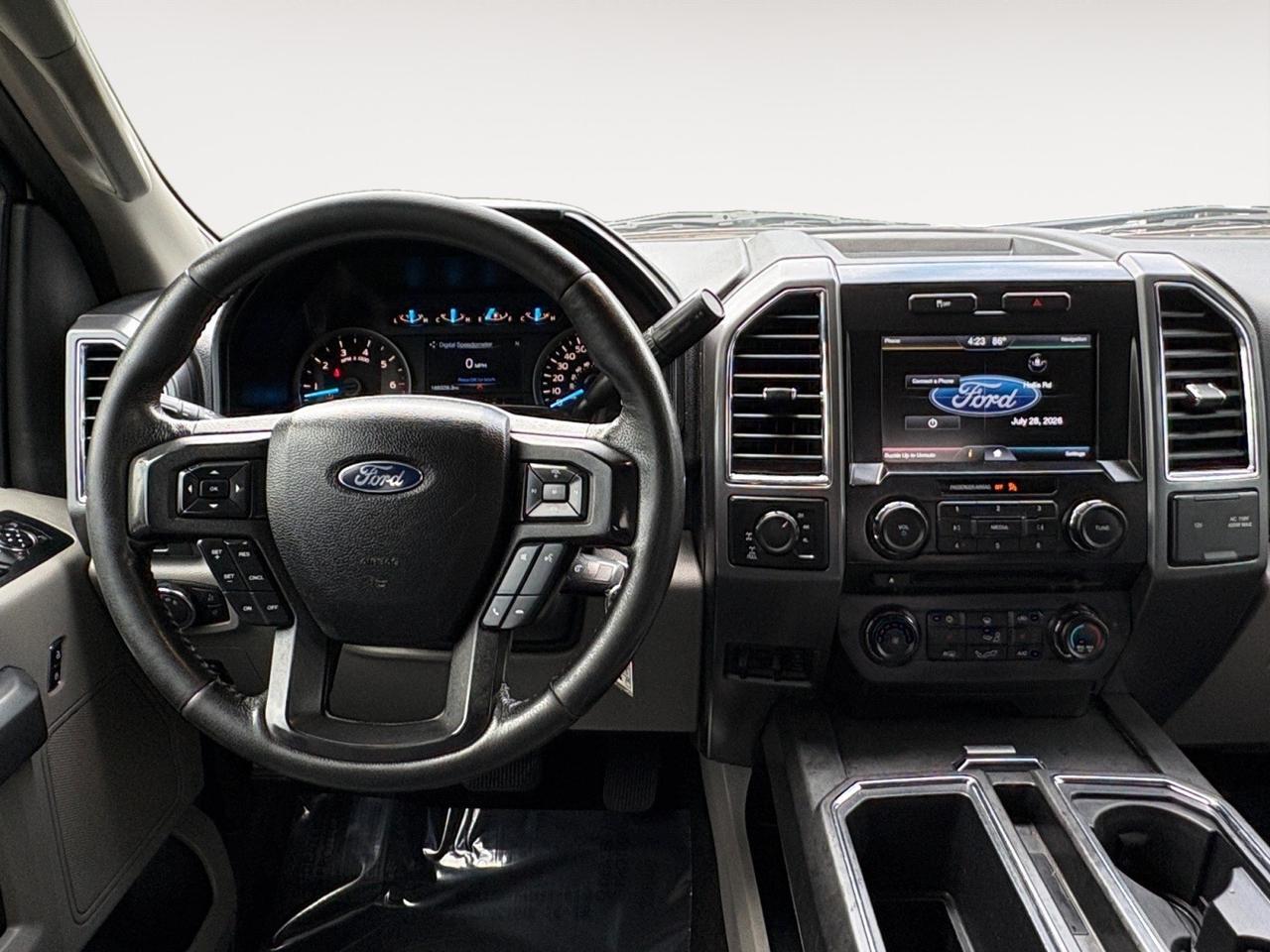 2015 Ford F-150 XLT, TOW PACKAGE, RUNNING BOARDS, REAR POWER SLIDING WINDOW, BACKUP CAMERA, PARKING SENSORS, REMOTE START, NAVIGATION, HEATED SEATS, THIS F-150 IS BUILT TOUGH FOR YOU!