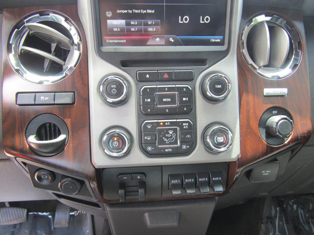 2015 Ford F-250 2WD Crew Cab 156 Lariat Grand Prairie TX