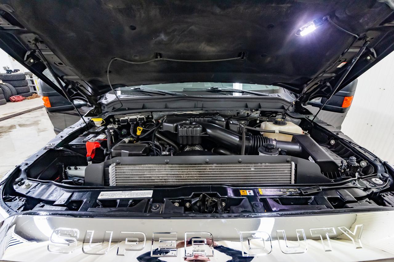 2015 Ford F-250 4x4 Crew Cab Lariat Leather Roof Nav BCam Red Deer AB