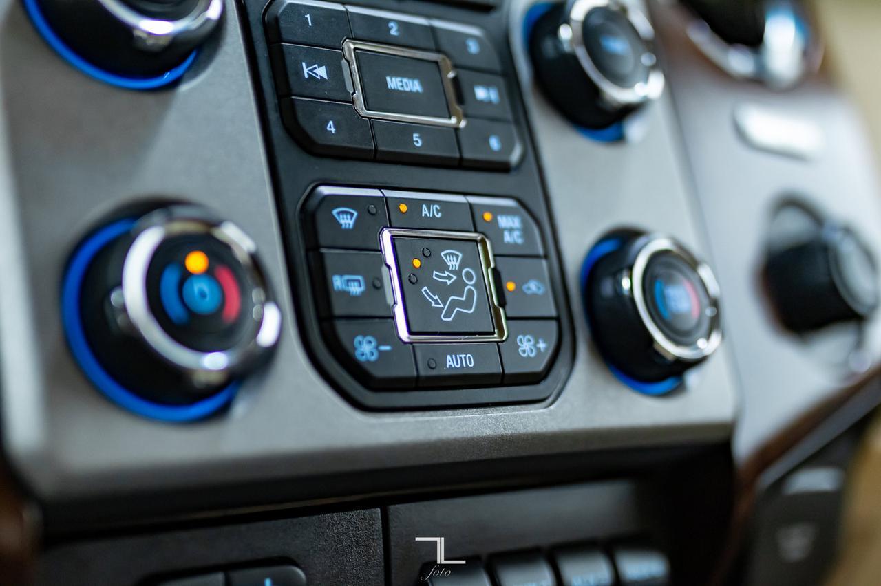 2015 Ford F-250 4x4 Crew Cab Lariat Nav BCam Red Deer AB