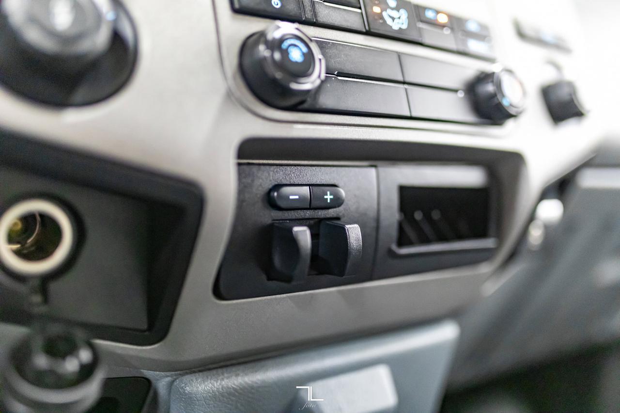 2015 Ford F-250 4x4 Crew Cab XLT FX4 BCam Red Deer AB