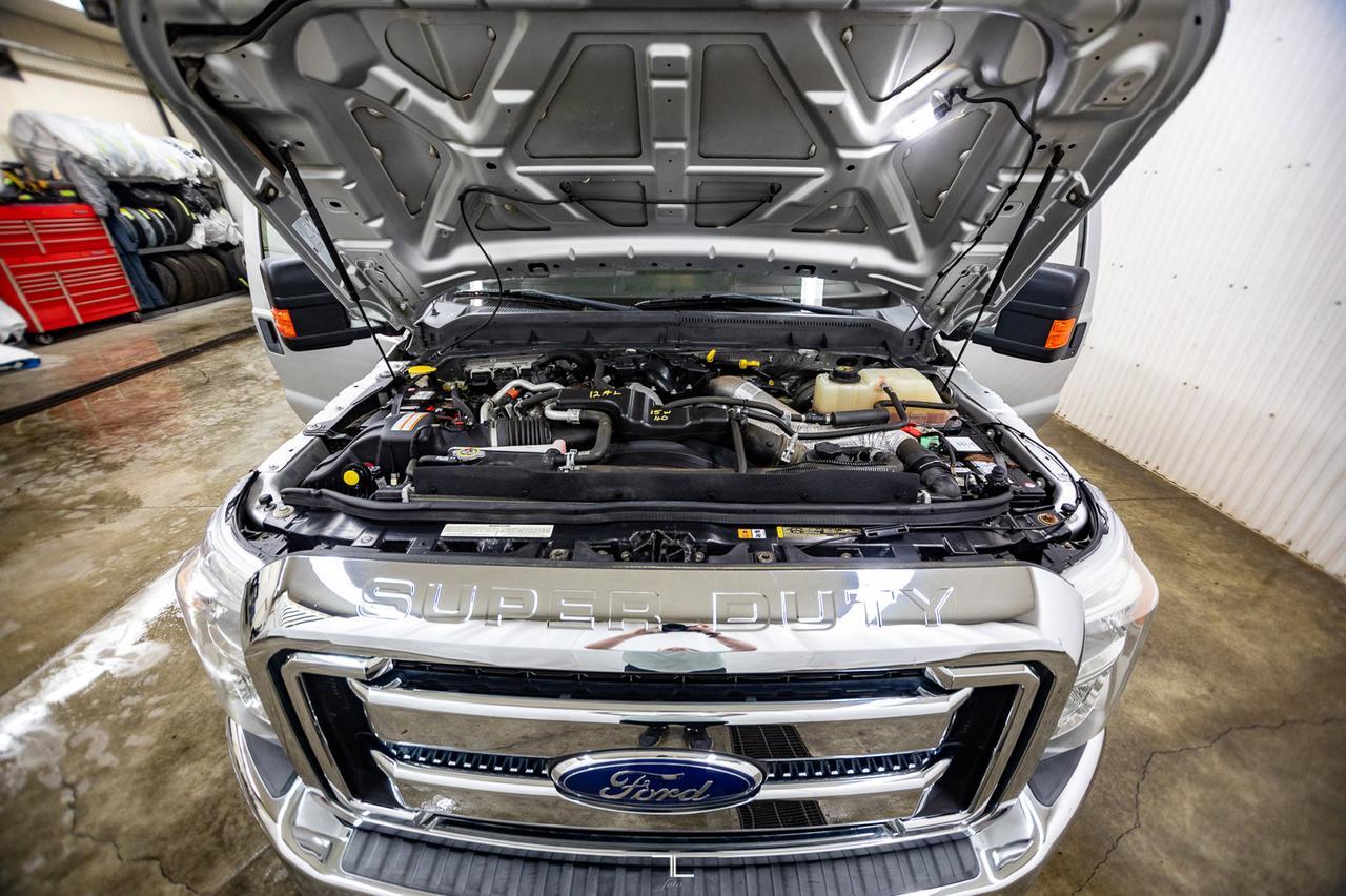 2015 Ford F-250 4x4 Crew Cab XLT Longbox Diesel Red Deer AB