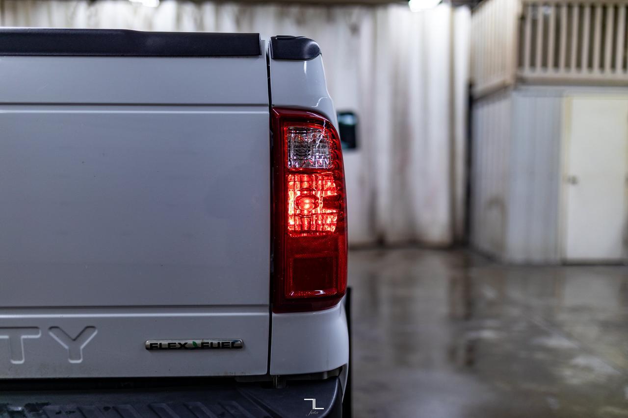 2015 Ford F-250 4x4 Reg Cab XL Longbox Red Deer AB