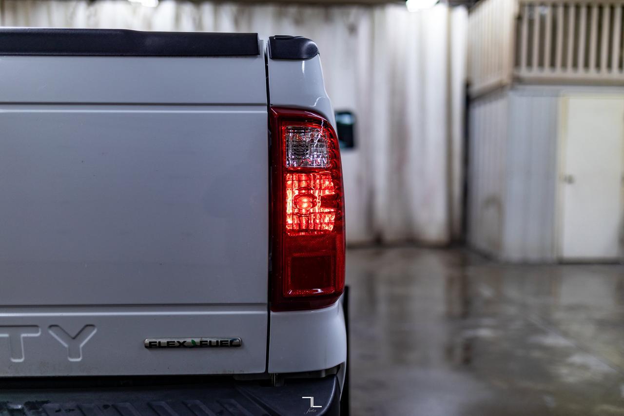 2015 Ford F-250 4x4 Reg Cab XL Longbox Red Deer AB