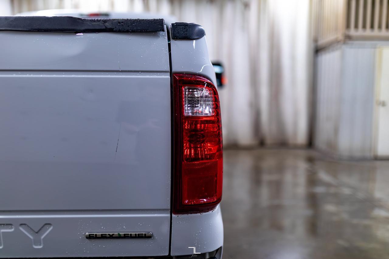 2015 Ford F-250 4x4 Reg Cab XL Longbox Red Deer AB