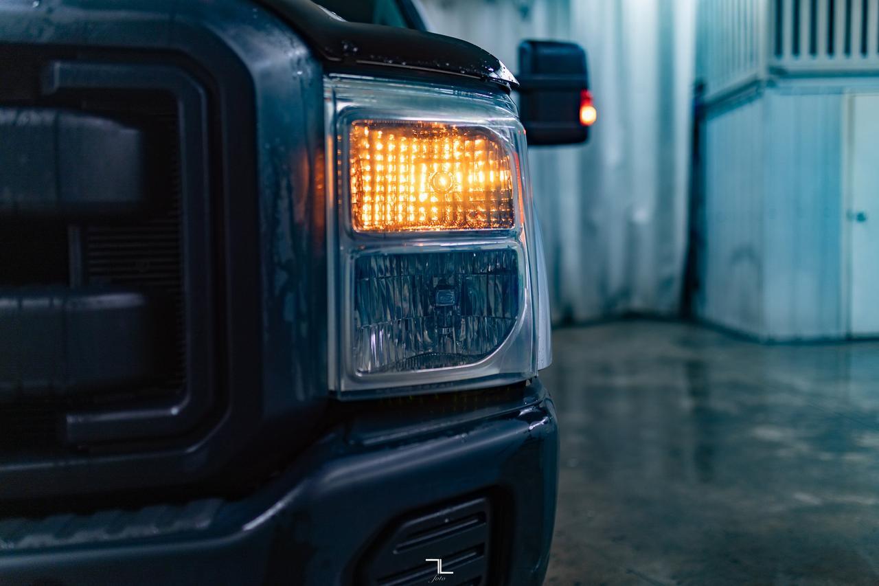 2015 Ford F-250 4x4 Reg Cab XL Longbox Topper Red Deer AB