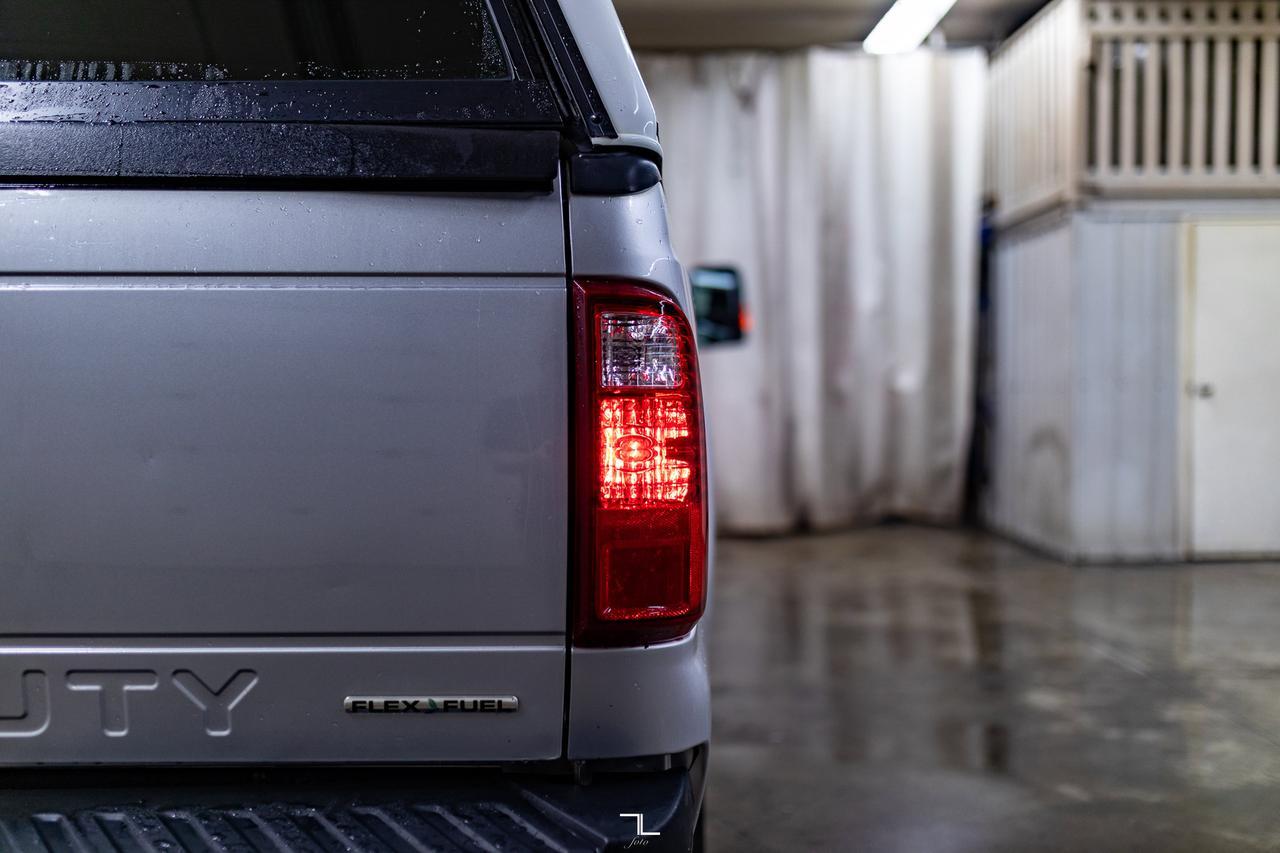 2015 Ford F-250 4x4 Reg Cab XL Longbox Topper Red Deer AB