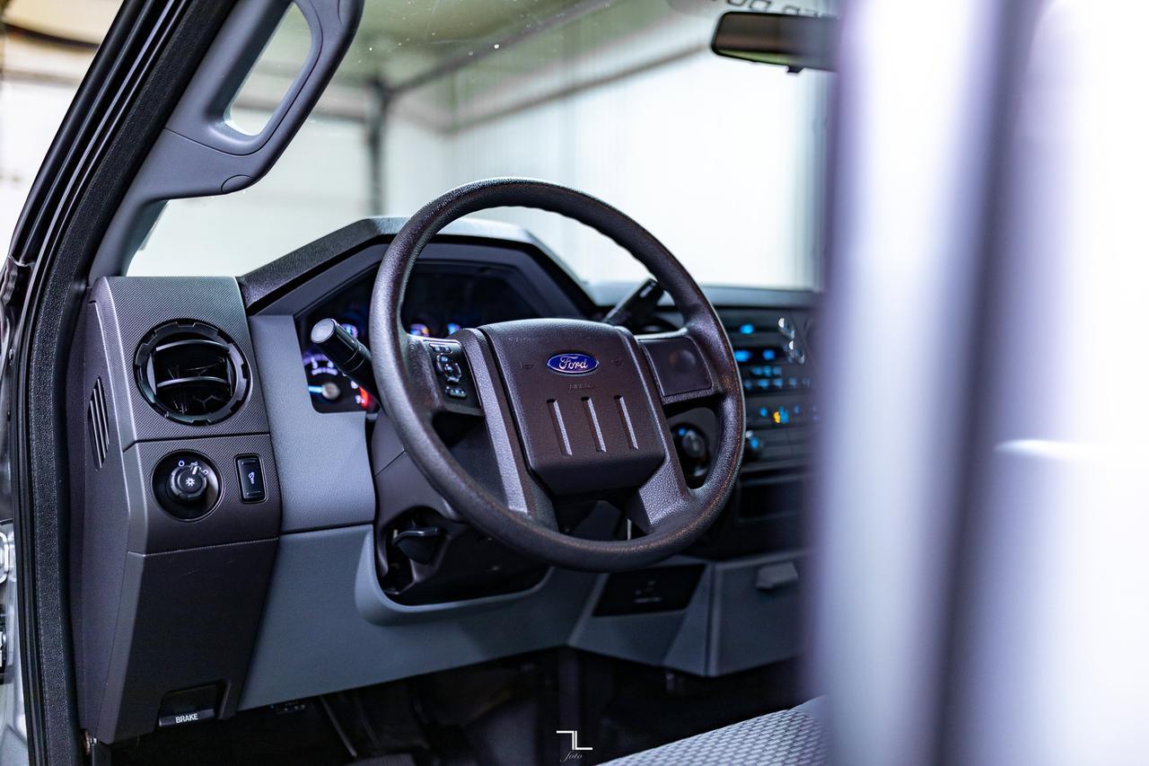 2015 Ford F-250 4x4 Reg Cab XL Longbox Topper Red Deer AB