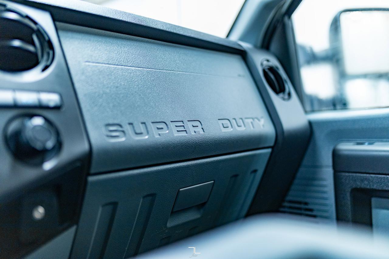 2015 Ford F-250 4x4 Reg Cab XL Longbox Topper Red Deer AB