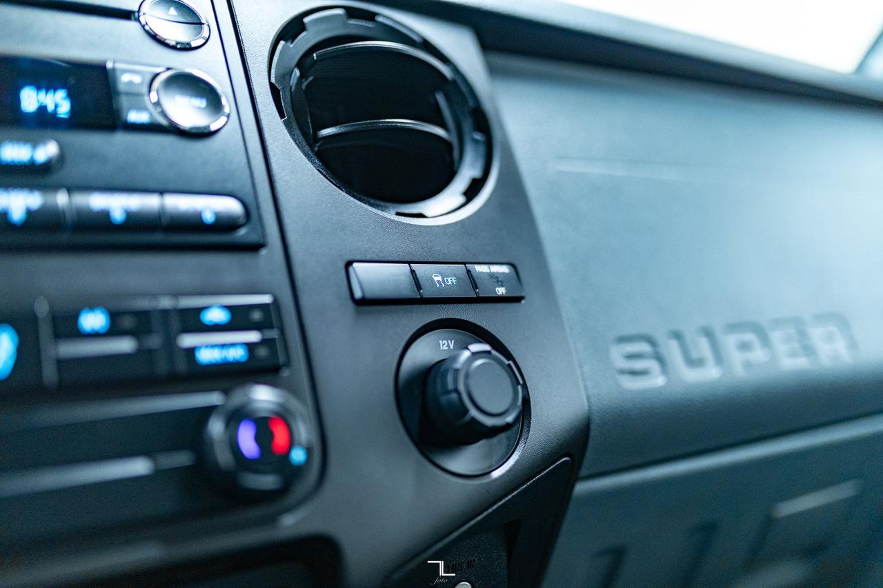 2015 Ford F-250 4x4 Reg Cab XL Longbox Topper Red Deer AB