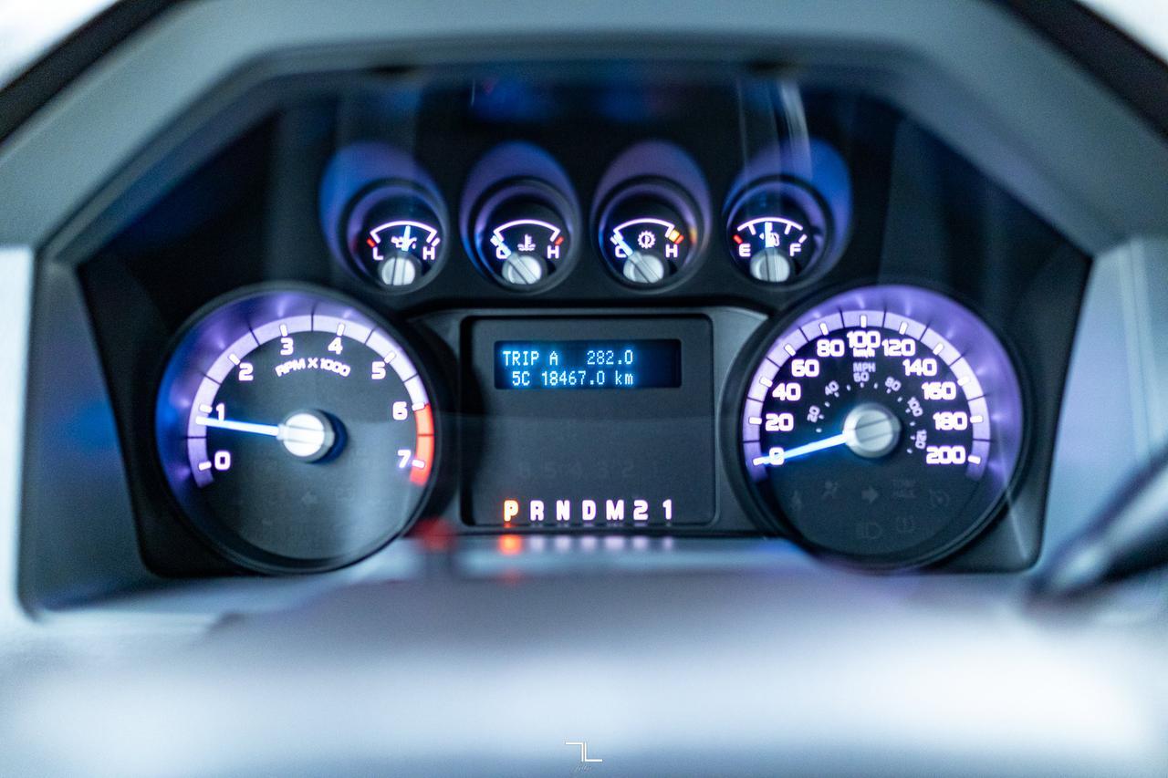 2015 Ford F-250 4x4 Reg Cab XL Longbox Topper Red Deer AB