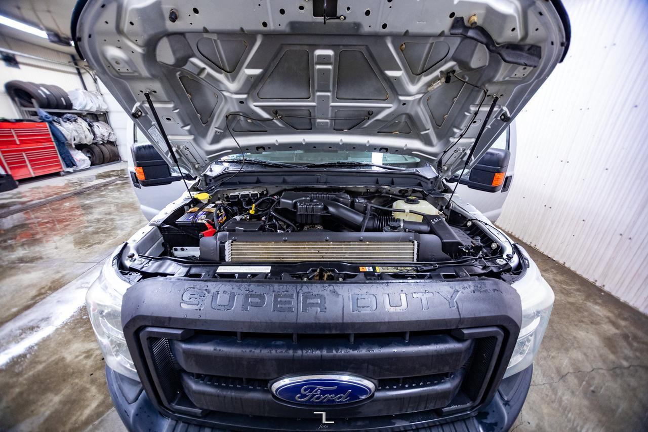 2015 Ford F-250 4x4 Reg Cab XL Longbox Topper Red Deer AB