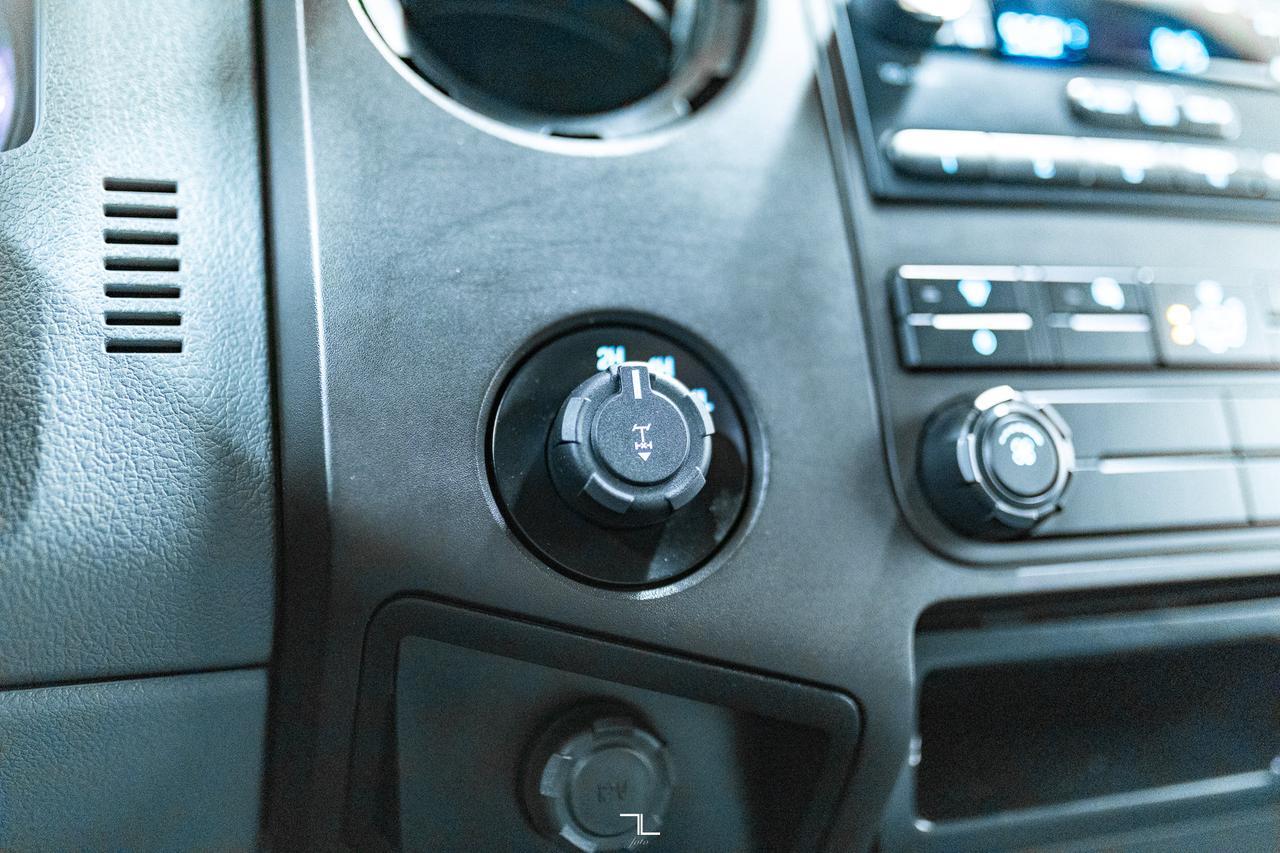 2015 Ford F-250 4x4 Reg Cab XL Longbox Topper Red Deer AB