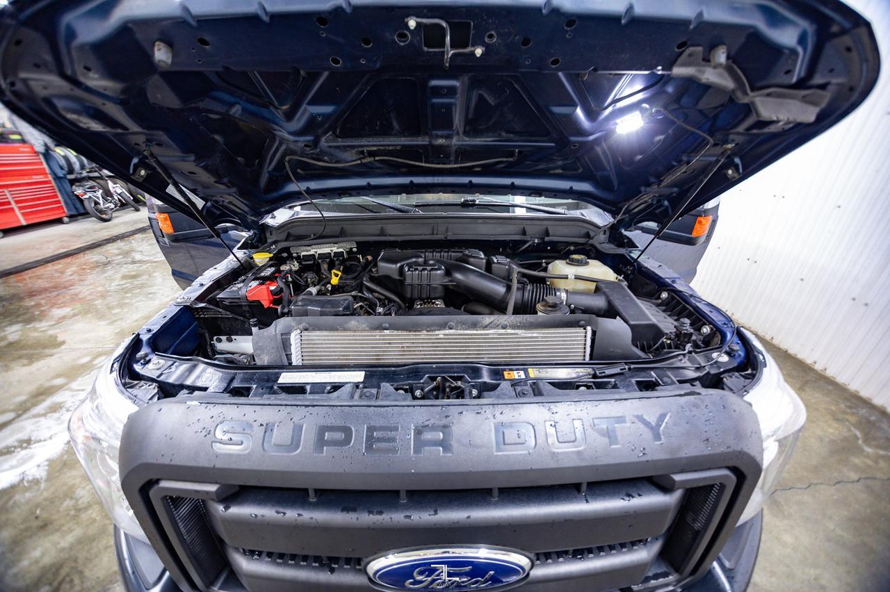 2015 Ford F-250 4x4 Super Cab XL Longbox Red Deer AB