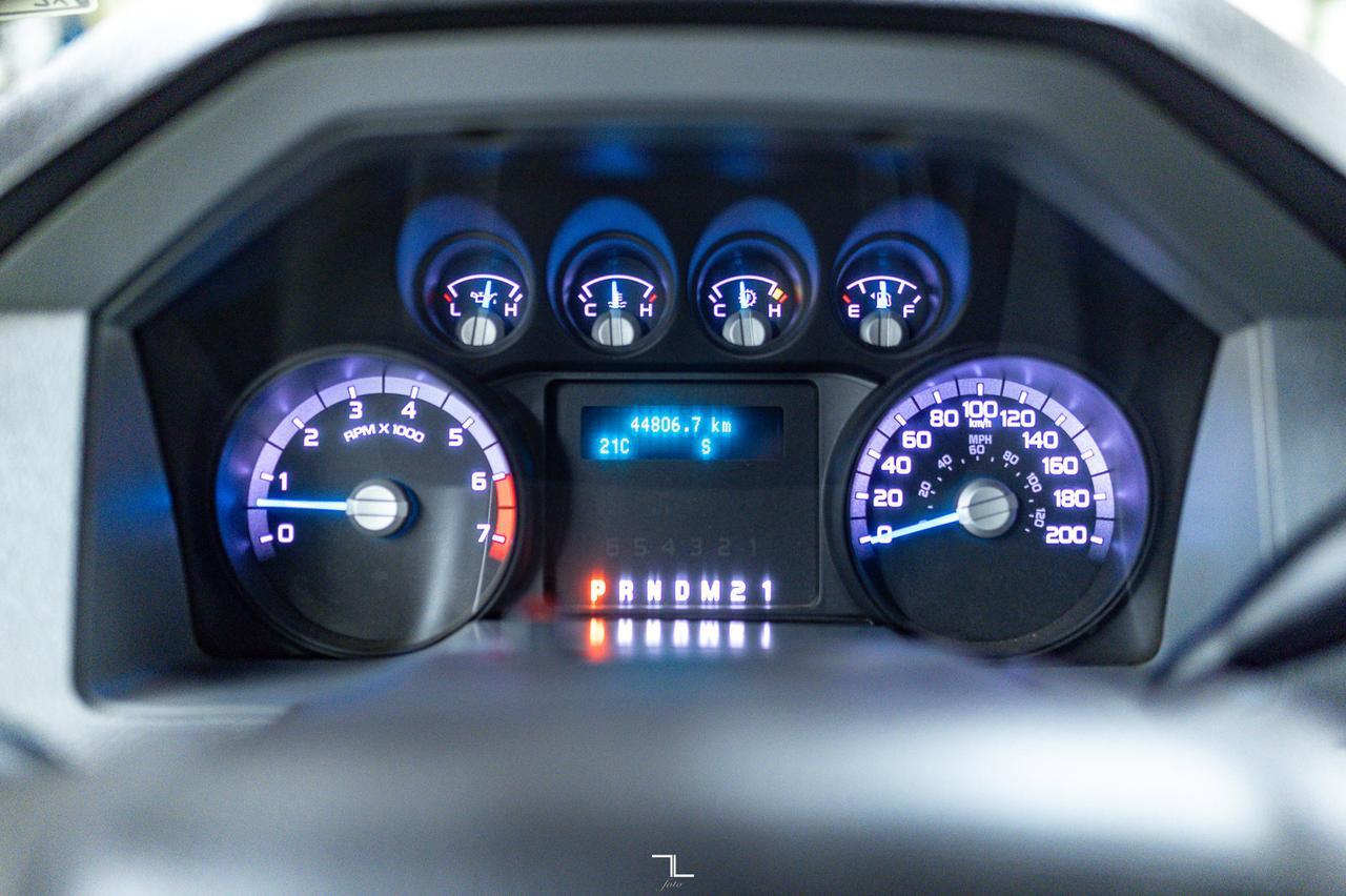 2015 Ford F-250 4x4 Super Cab XL Longbox Red Deer AB