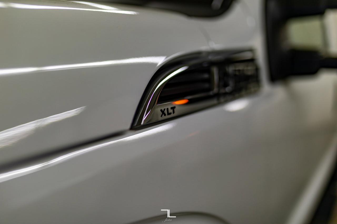 2015 Ford F-250 4x4 Super Cab XLT FX4 Longbox Red Deer AB