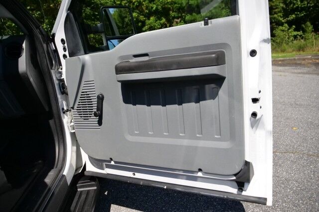 2015 Ford F-250SD XL / 6.2L V8 / Knapheide Service Body / Power Liftgate! High Point NC