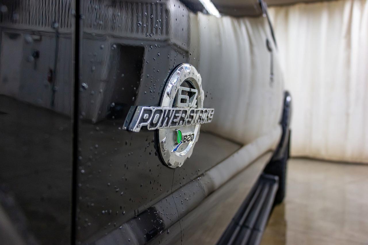 2015 Ford F-350 4x4 Crew Cab Lariat Diesel Leather Roof Nav Red Deer AB