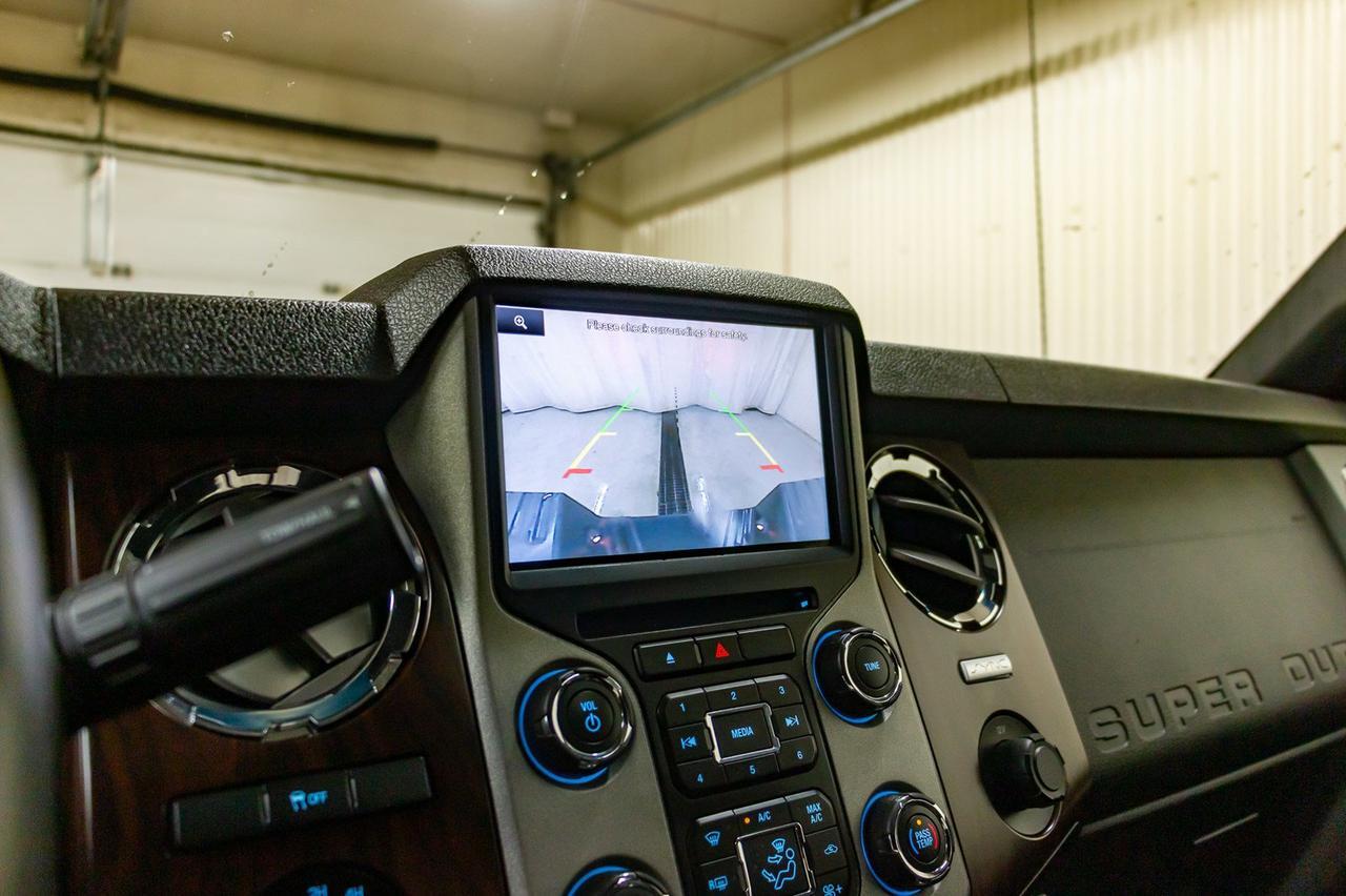 2015 Ford F-350 4x4 Crew Cab Lariat Diesel Leather Roof Nav Red Deer AB