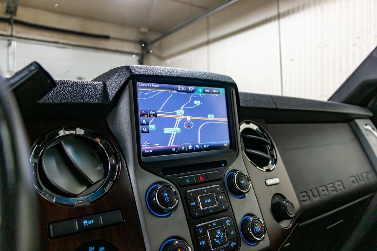 2015 Ford F-350 4x4 Crew Cab Lariat Diesel Leather Roof Nav Red Deer AB