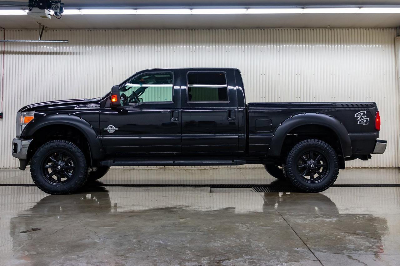 2015 Ford F-350 4x4 Crew Cab Lariat Diesel Leather Roof Nav Red Deer AB