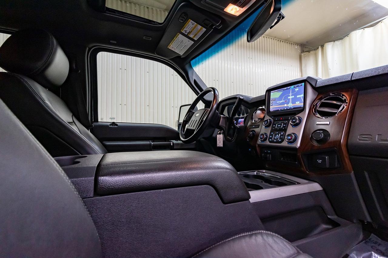 2015 Ford F-350 4x4 Crew Cab Lariat Diesel Leather Roof Nav Red Deer AB