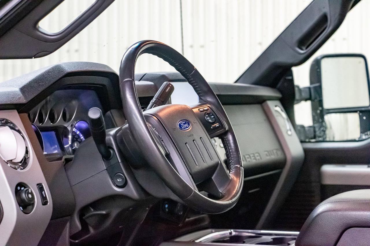 2015 Ford F-350 4x4 Crew Cab Lariat Diesel Leather Roof Nav Red Deer AB