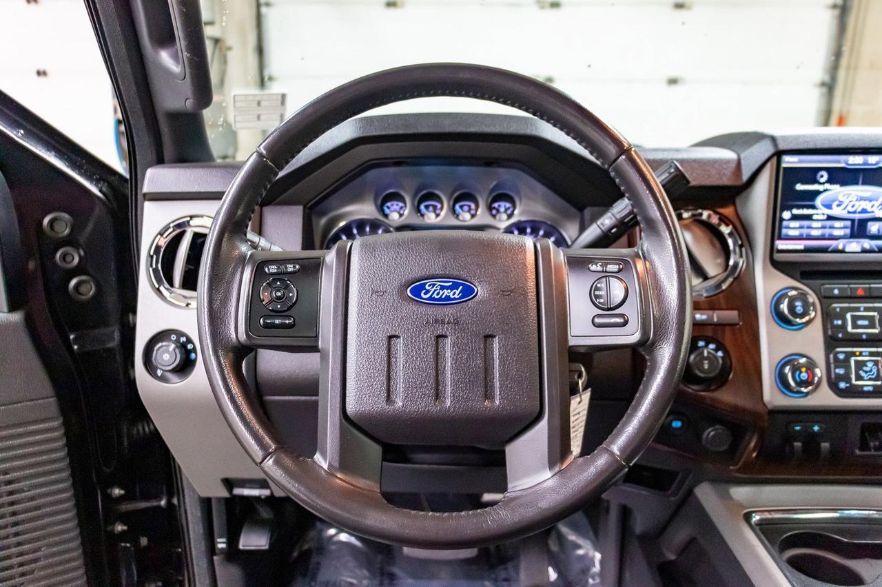 2015 Ford F-350 4x4 Crew Cab Lariat Diesel Leather Roof Nav Red Deer AB