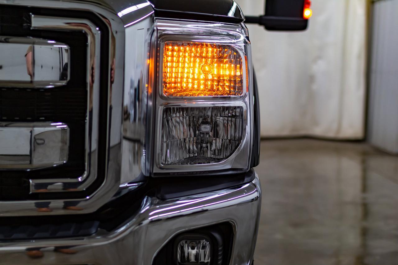 2015 Ford F-350 4x4 Crew Cab Lariat Diesel Leather Roof Nav Red Deer AB