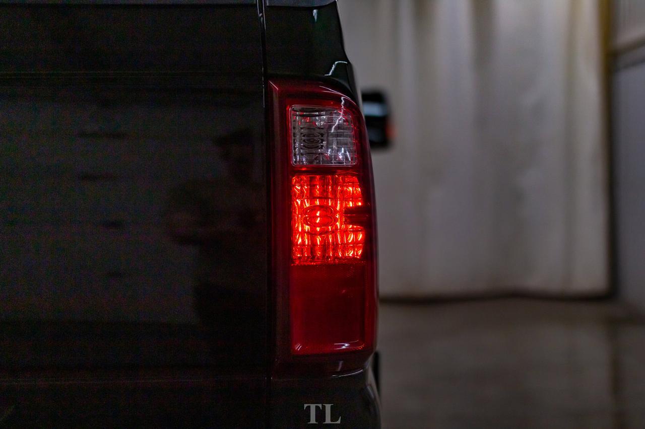 2015 Ford F-350 4x4 Crew Cab Lariat Diesel Leather Roof Nav Red Deer AB