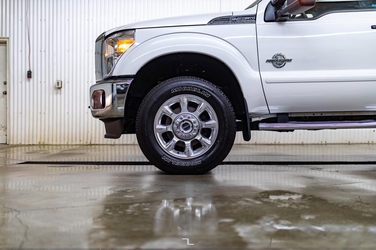 2015 Ford F-350 4x4 Crew Cab Lariat FX4 Diesel Leather Roof Nav BCam Red Deer AB