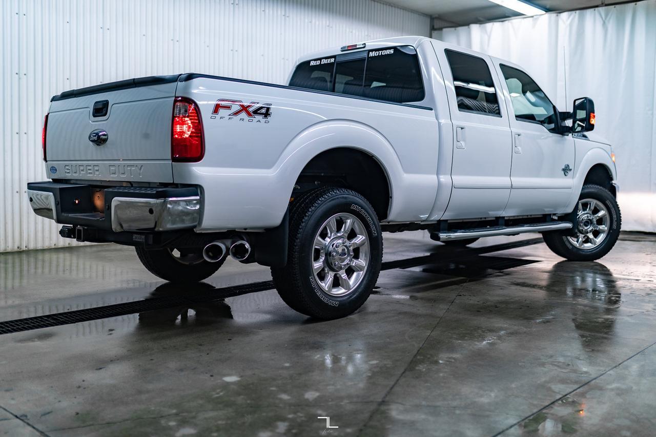 2015 Ford F-350 4x4 Crew Cab Lariat FX4 Diesel Leather Roof Nav BCam Red Deer AB