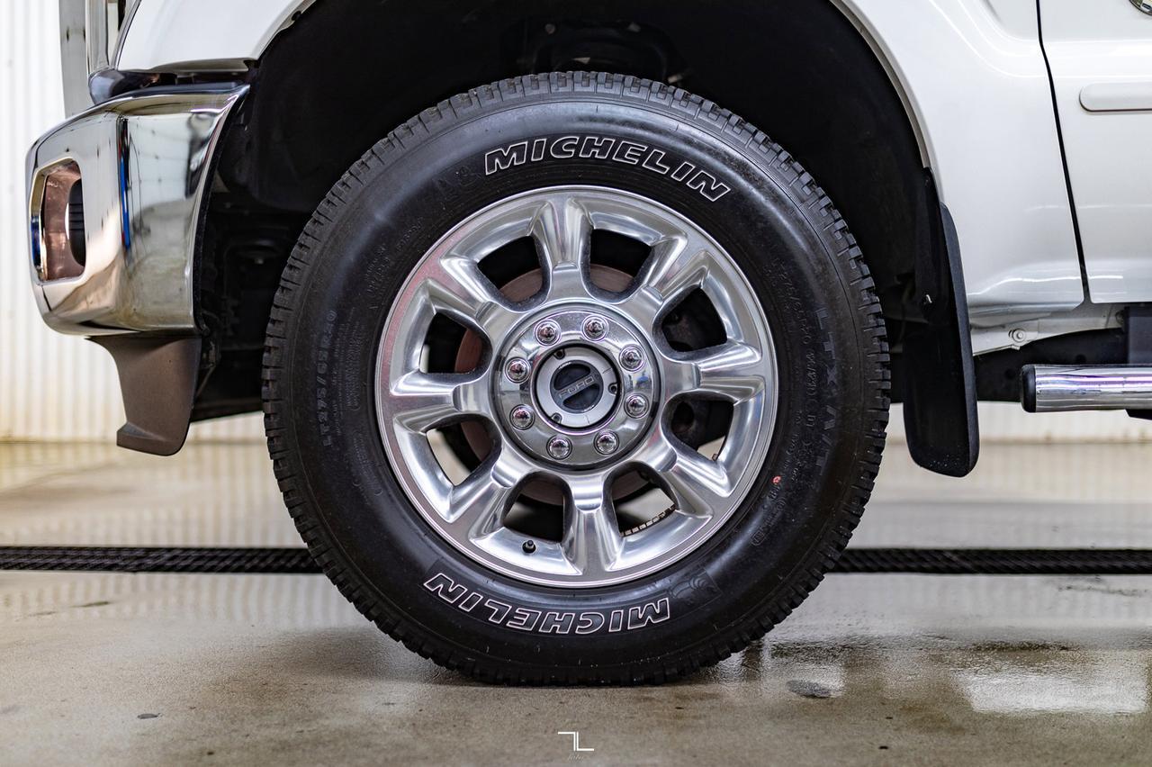 2015 Ford F-350 4x4 Crew Cab Lariat FX4 Diesel Leather Roof Nav BCam Red Deer AB