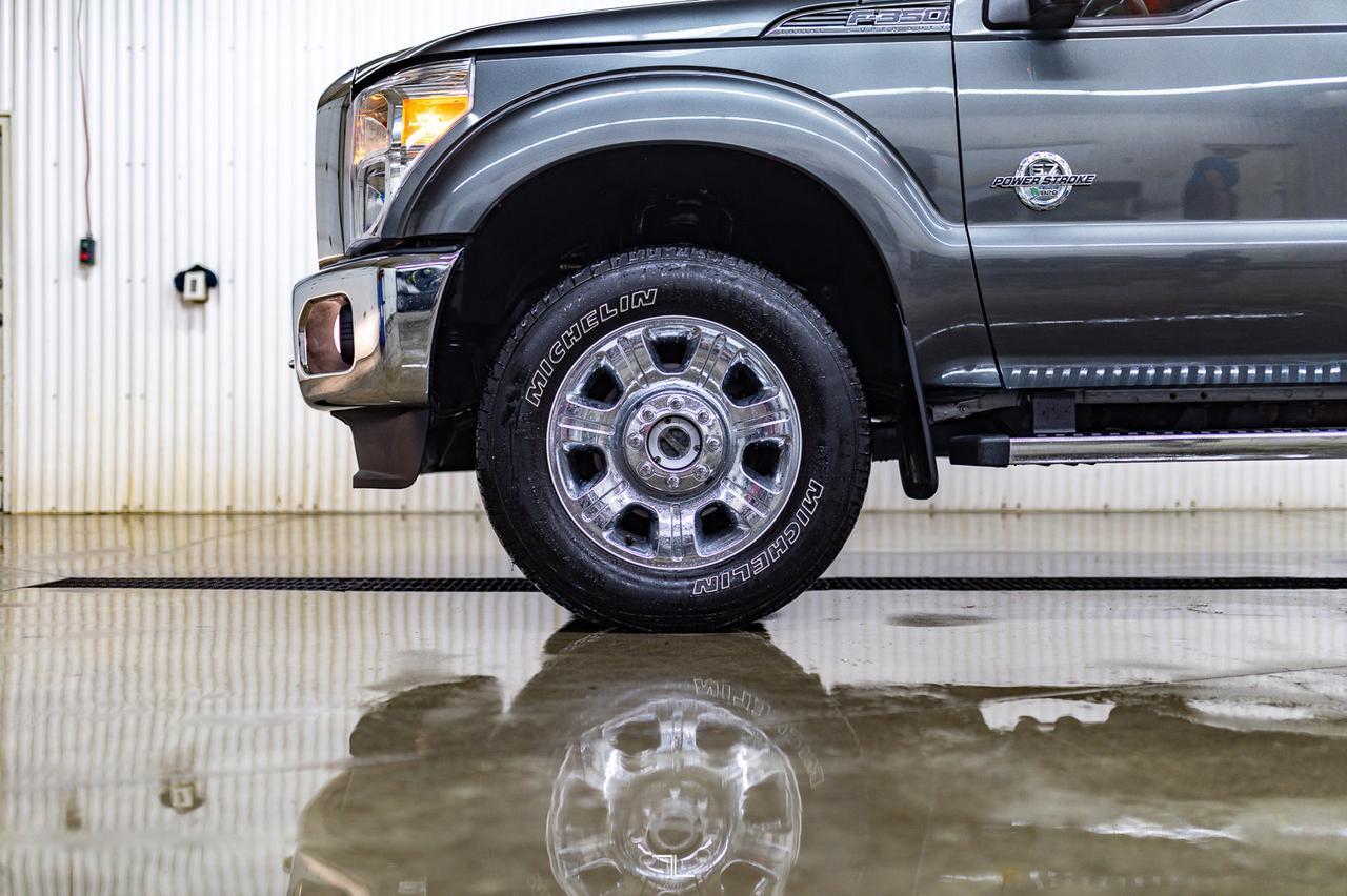 2015 Ford F-350 4x4 Crew Cab Lariat FX4 Diesel Leather Roof Nav Red Deer AB