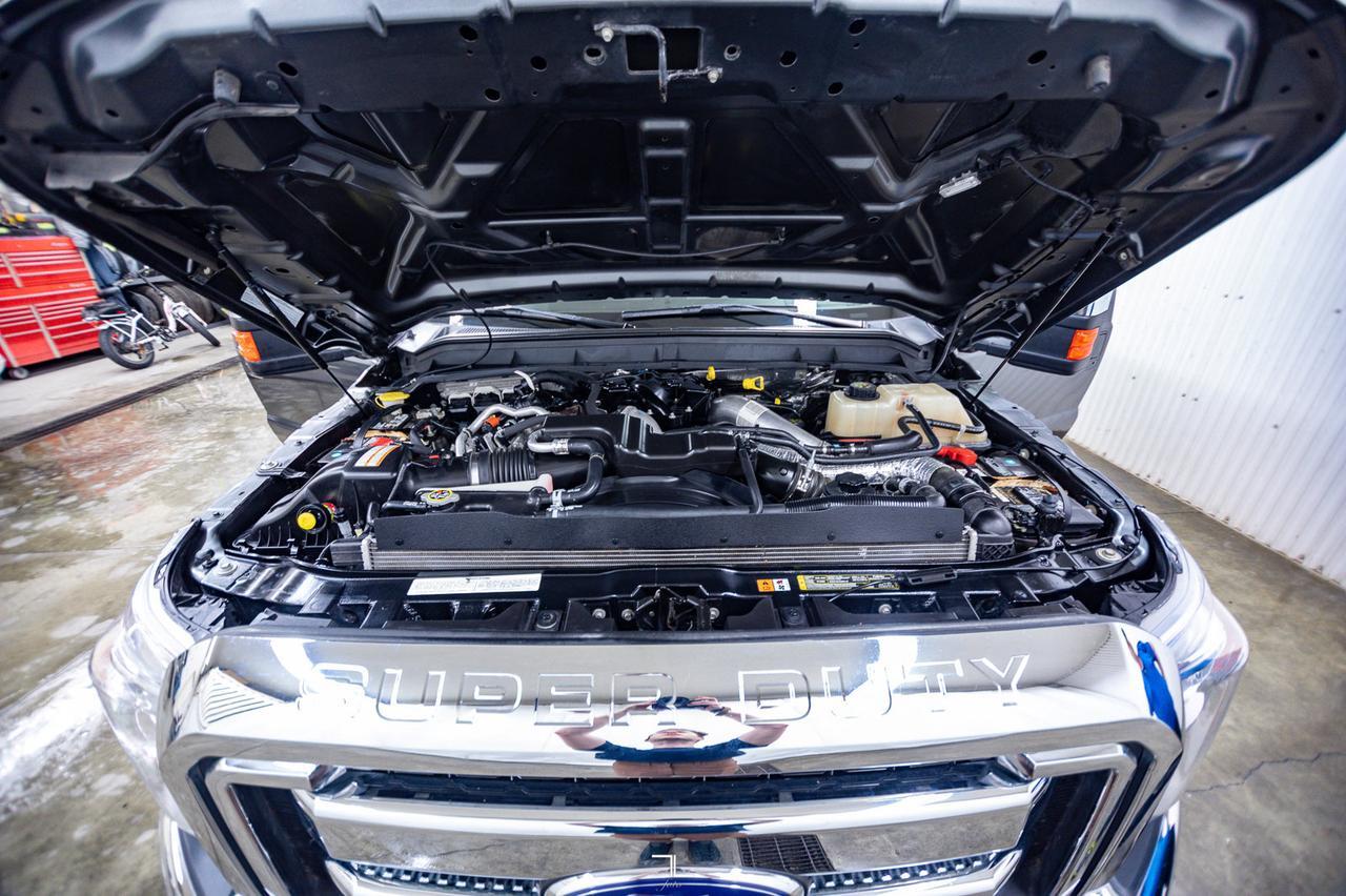 2015 Ford F-350 4x4 Crew Cab Lariat FX4 Diesel Leather Roof Nav Red Deer AB